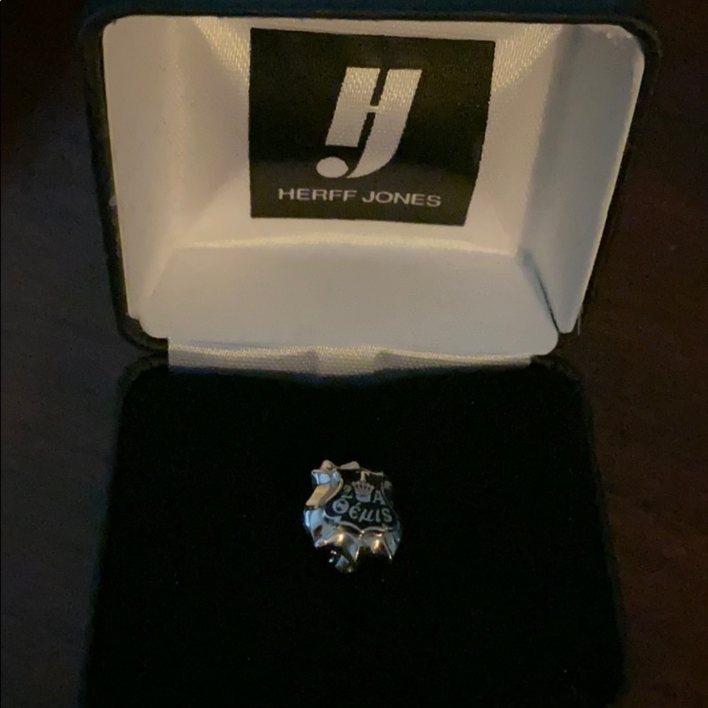 Zeta Tau Alpha badge